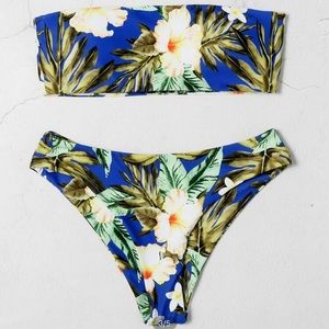 Never worn floral strapless swimsuit, size Medium
